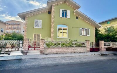 BOSA –VILLA INDIPENDENTE SU 4 LATI 385 MQ CON GIARDINO DI OLTRE 500 MQ!