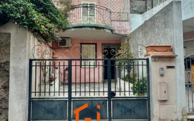 CASA INDIPENDENTE SU 3 LIVELLI CON SPAZI ESTERNI