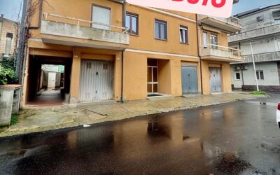 AMPIO E LUMINOSO APPARTAMENTO SEMI ARREDATO 140 MQ CON POSTO AUTO