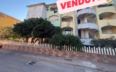 BOSA MARINA A 60 METRI DALLA SPIAGGIA TRILOCALE CON CANTINA E POSTO AUTO